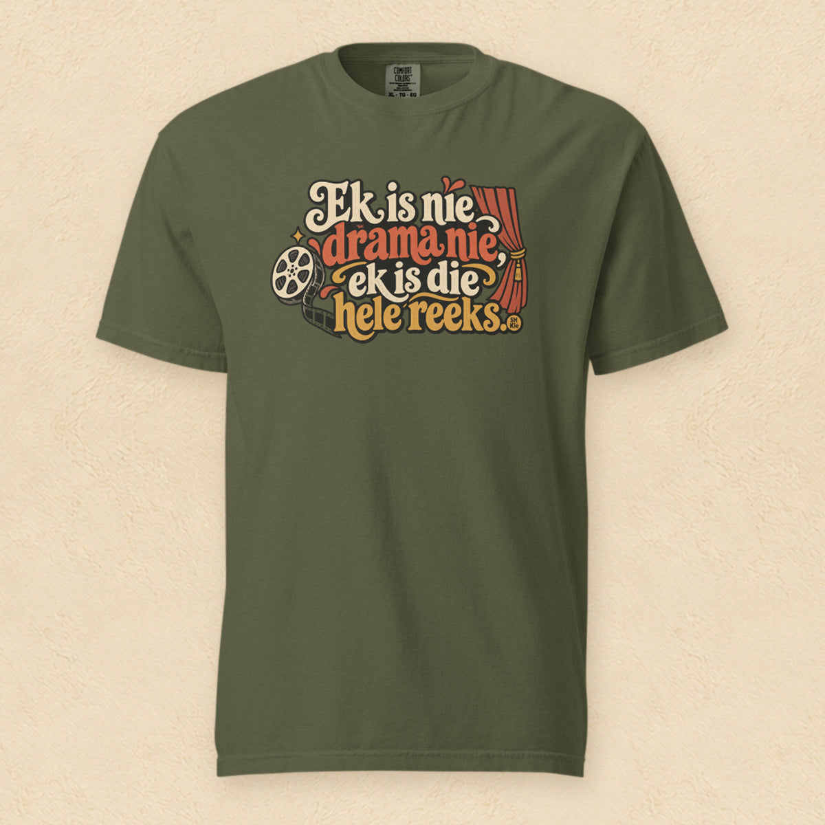 Ek is nie drama nie, ek is die hele reeks — Hemp shirt on cream wall
