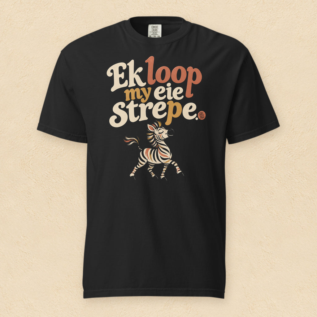 Ek loop my eie strepe — Black shirt on cream wall