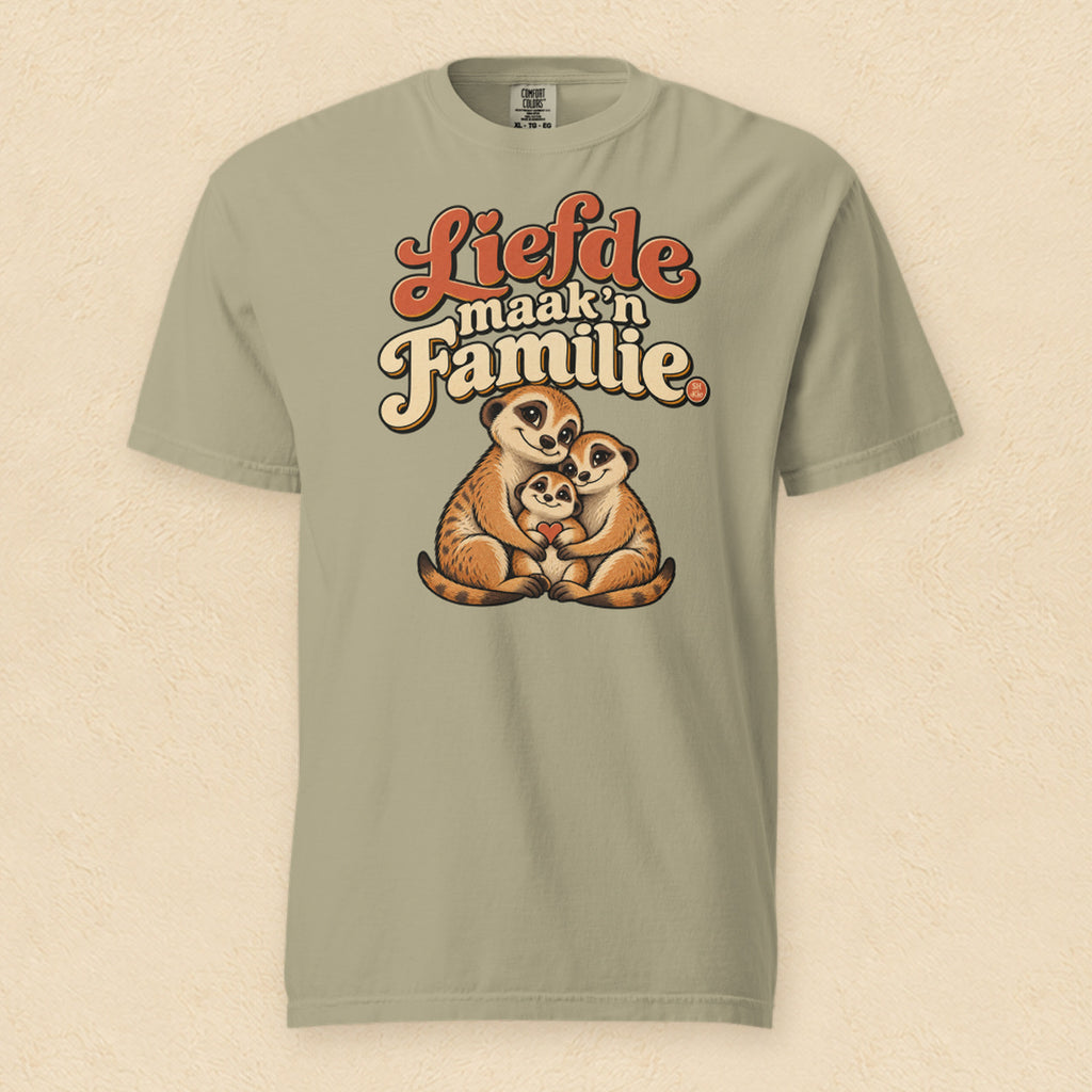 Liefde maak ’n familie — Khaki shirt on cream wall