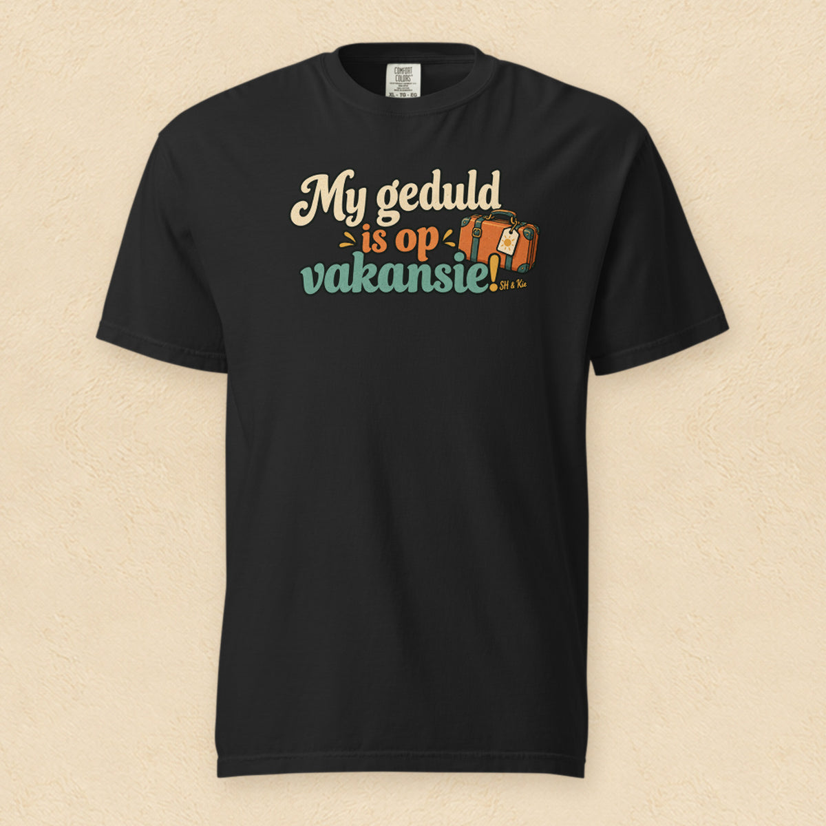 My geduld is op vakansie! — Black shirt on cream wall