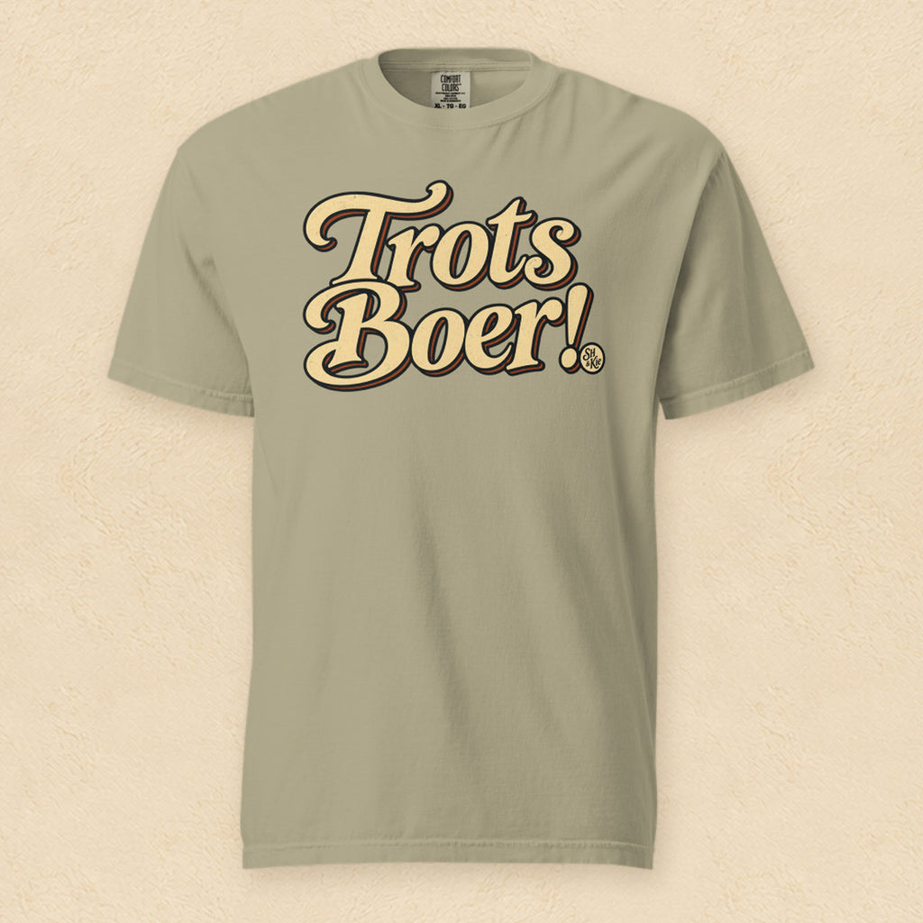 Trots boer! — Khaki shirt on cream wall